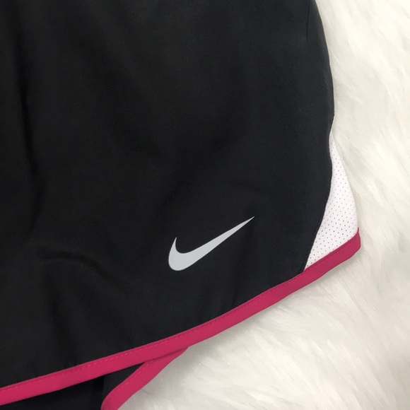 [Nike] NWT Women’s Plus size athletic tempo shorts - Picture 2 of 6